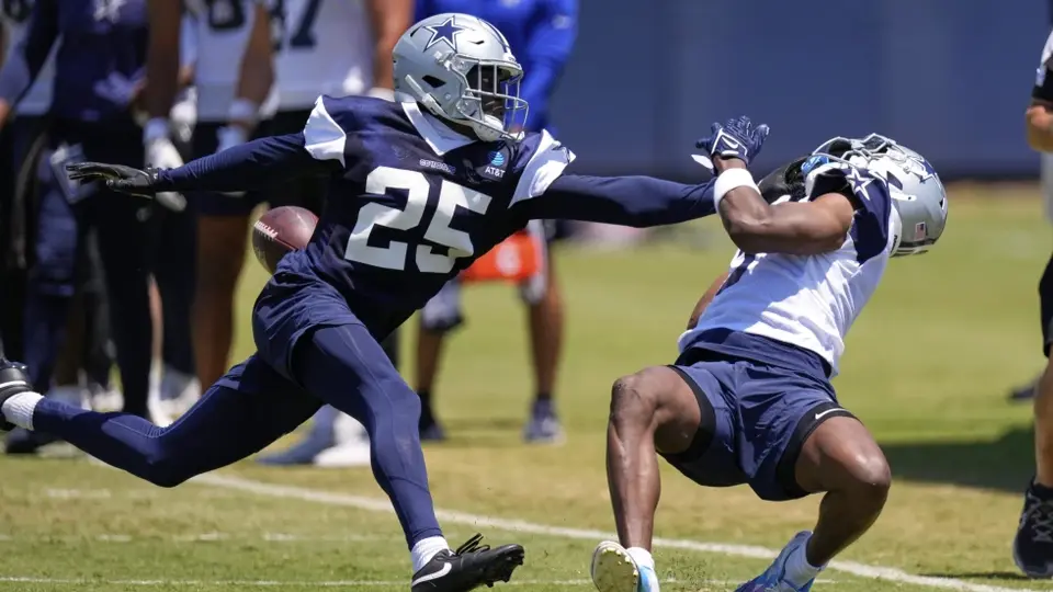 Andrew Booth y George Pickens en entrenamiento con Cowboys | AP