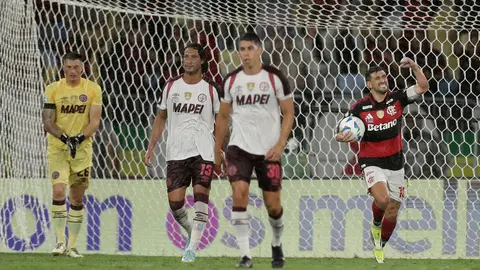 Arrascaeta marcó el primer gol de Flamengo que empató el marcador de la Vuelta | AP
