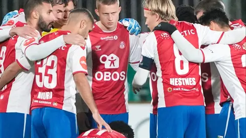 Jugadores del KFUM Oslo durante un partido | X: @KFUMOslo