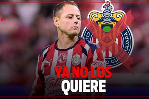 CHICHARITO se sigue BURLANDO de CHIVAS; Los aficionados están ENOJADOS