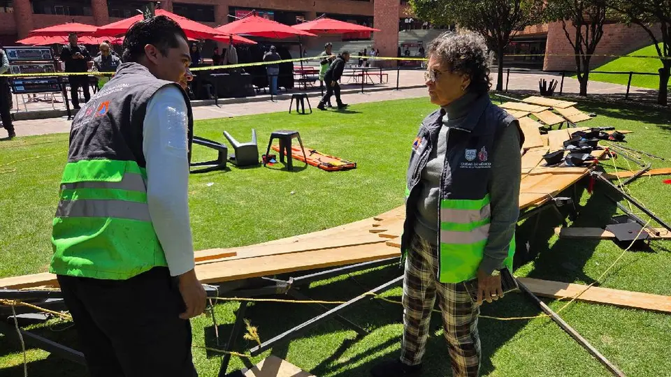 Autoridades asistieron y confirmaron que había fallas en la estructura que colapsó/X: @SGIRPC_CDMX