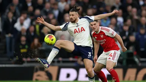 Tottenham perdió ante Arsenal y se acercan a la zona de descenso | AP