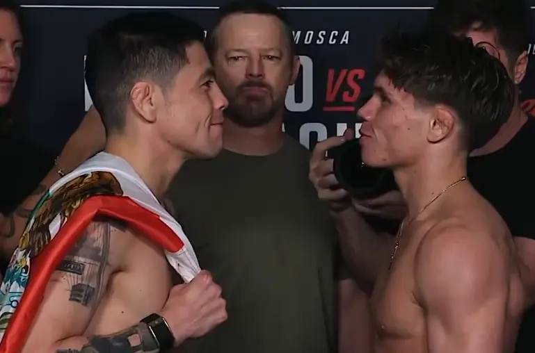 Brandon Moreno y Lone’er Kavanagh en el pesaje l Captura de pantalla de @UFC