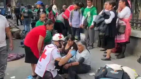 Camión de peregrinos choca en Constituyentes; hay 10 lesionados