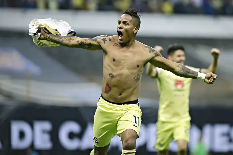 Michael Arroyo tras anotarle gol. Tigres en la final e la Concachampions | IMAGO7