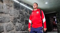 Chicharito en la llegada a un partido de Liga MX con Chivas | IMAGO 7