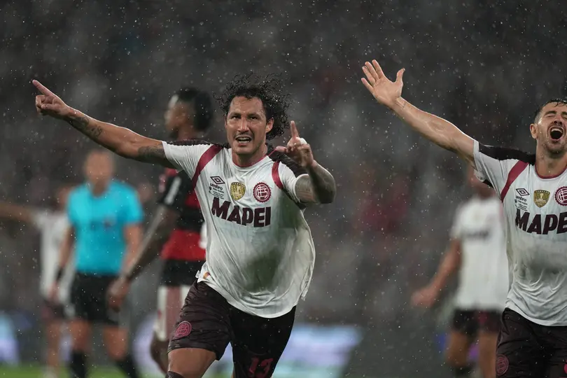 José Canale le regresó la ventaja a Lanús y los encaminó al título de Recopa | AP