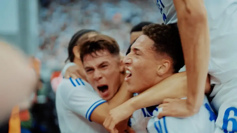 Festejo de uno de los goles de Huescas con el cuadro danés | Captura de pantalla