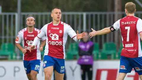 Jugadores del KFUM Oslo durante un partido | X: @KFUMOslo