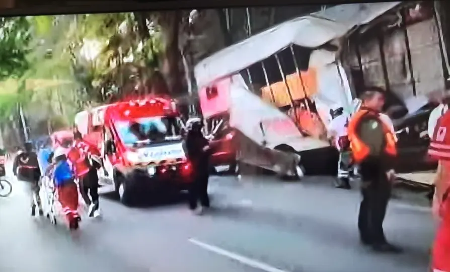 Autoridades confirmaron un saldo actualizado de 10 personas lesionadas./ X:@LupitaJuarezH