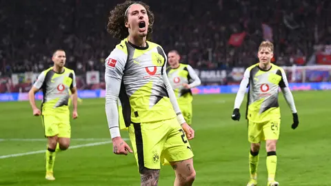 Fábio Silva festejando un gol anotado ante Leipzig | AP