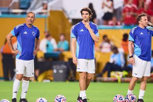 ¿Qué leyendas de México y de Brasil jugarán en el Azteca?