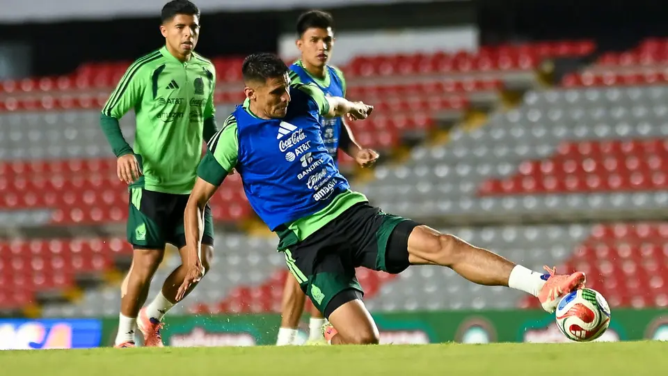 Selección Mexicana en entrenamiento en el CAR | Caliente.mx