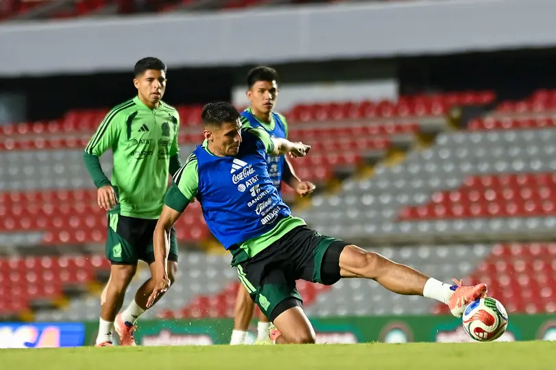 Selección Mexicana en entrenamiento en el CAR | Caliente.mx