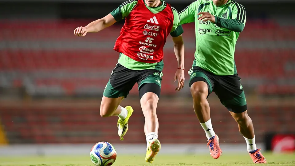 Selección Mexicana en entrenamiento en el CAR | Caliente.mx