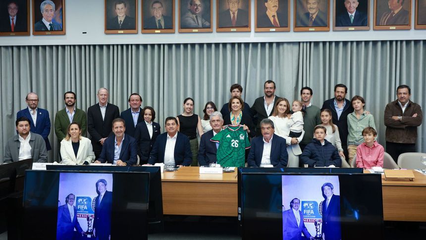 La Federación Mexicana de Futbol realizó un homenaje a Alberto de la Torre | FMF