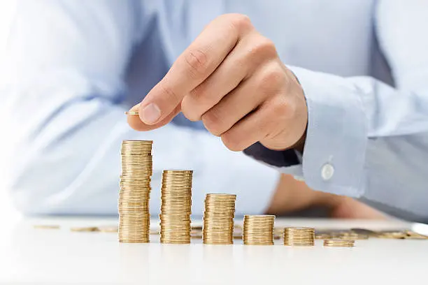 La Cámara de Diputados aprobó una reforma para limitar las llamadas “pensiones doradas”. / iStock