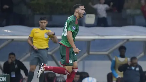 Luis Chávez anotando gol en la victoria de México ante Honduras en la Nations League 2023 | IMAGO7
