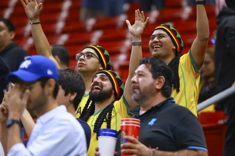 Aficionados apoyan a Jamaica en el Estadio Akron| MEXSPORT