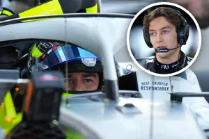 George Russell y Checo Pérez protagonizan ‘tenso’ momento: ‘¿Qué está haciendo este idiota?’
