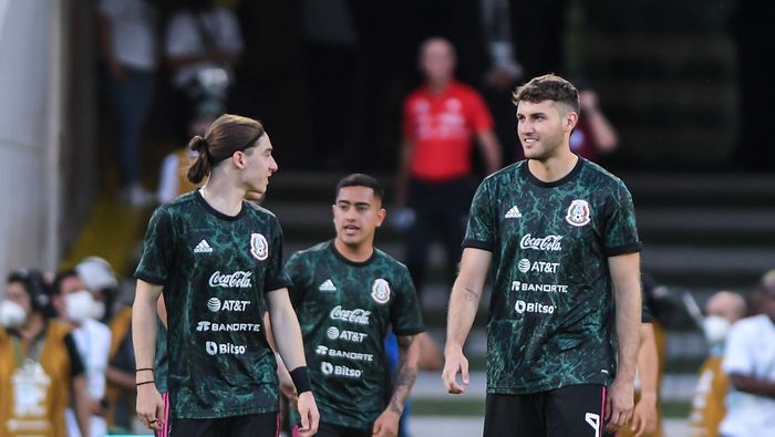 Marcelo Flores y Santiago Giménez con la Selección Mexicana | MEXSPORT