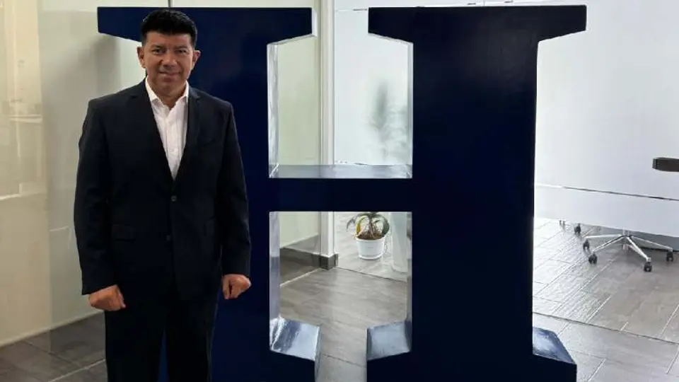 Axel Solís en las oficina del Heraldo de México | x:@axelsolisrmz