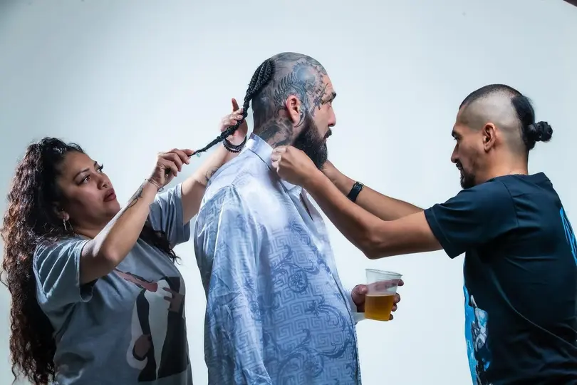Dharius exhibió a Santa Fe Klan querer contratar a una de sus parejas para un video musical / FB: @Dhariuseloriginal