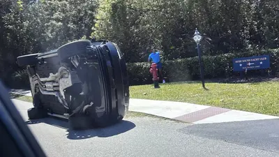Tiger Woods sufre accidente automovilístico y es arrestado por sospecha de conducir en estado de ebriedad
