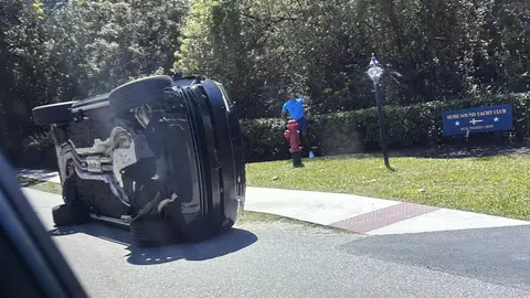 Así quedó el auto de Tiger Woods l AP