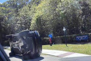 Tiger Woods sufre accidente automovilístico y es arrestado por sospecha de conducir en estado de ebriedad