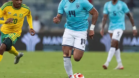 Harvey controlando el balón l X: @fepafut