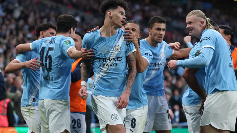 Rodri (izquierda de Haaland) celebrando el marcador final de la Copa de la Liga l AP