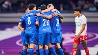 Jugadores de Cruz Azul celebrando una anotación ante Necaxa | MEXSPORT