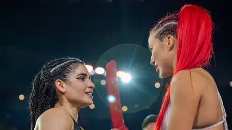 Alana felicitó a Flor por su victoria en el evento central | ESPECIAL