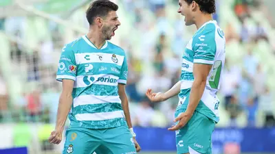 Santos Laguna propina goleada a un desangelado Monterrey
