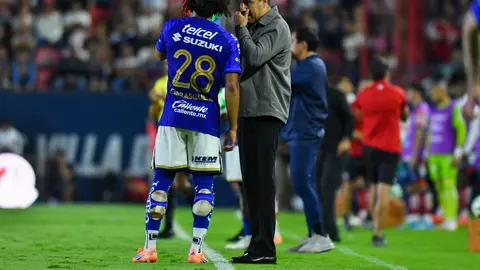 ¿Guarda a Carrasquilla para la Vuelta? Efraín Juárez sorprende en su 11 inicial