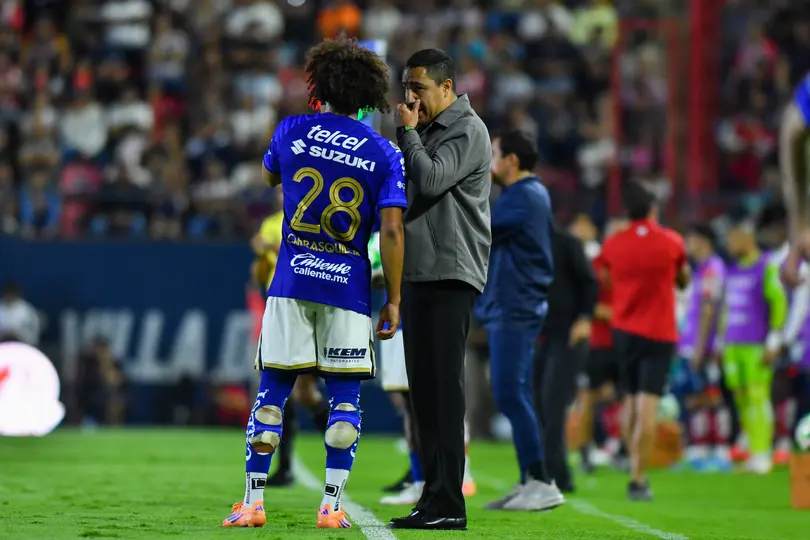 Efraín Juárez con Adalberto Carrasquilla en el Clausura 2026 de la Liga MX | IMAGO 7