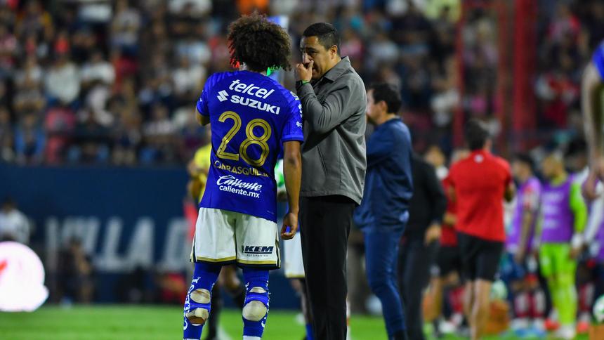 Efraín Juárez con Adalberto Carrasquilla en el Clausura 2026 de la Liga MX | IMAGO 7