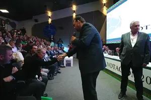 Faitelson ofrece disculpas a José Ramón Fernández al borde de las lágrimas y Álvaro Morales se mete