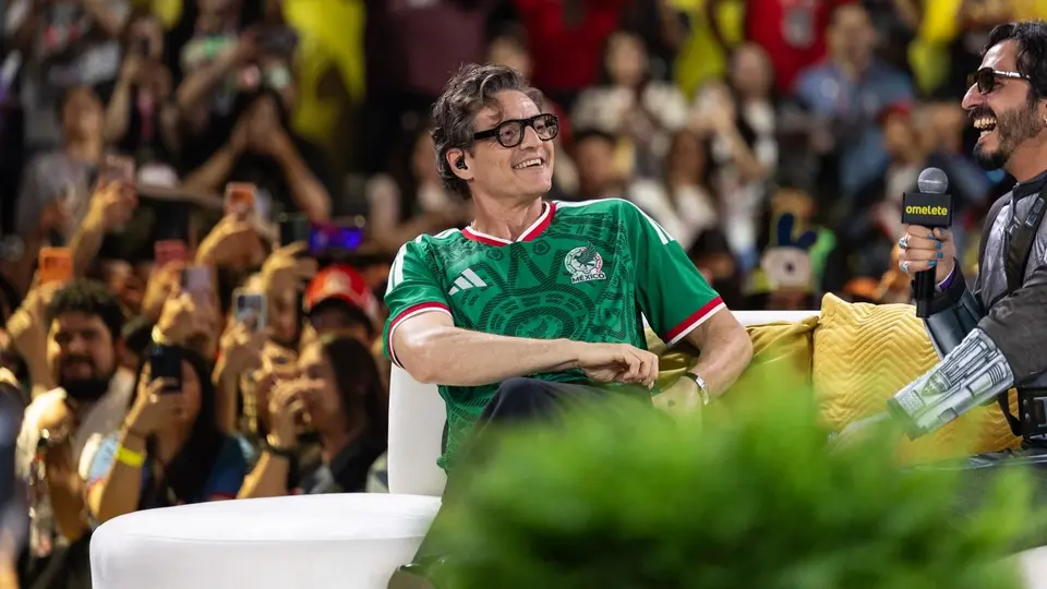 El actor de The Mandalorian & Grogu no pudo contener las lágrimas ante la ovación del público./ IG: Epic Zone Mx