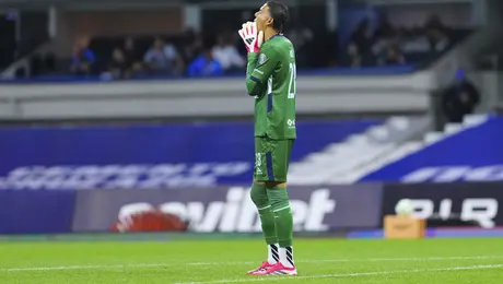 Pese a errores en la ida, Kevin Mier será titular con Cruz Azul en la Vuelta de Semifinales