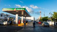 Pagar gasolina con tarjeta o vales será más barato en México desde el 1 de mayo