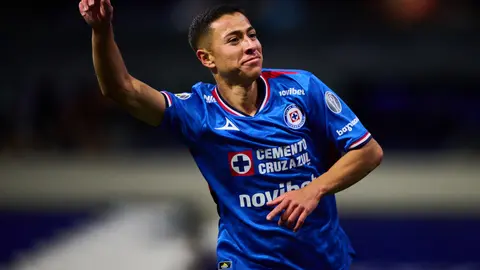 Andrés Montaño, jugador de Cruz Azul, en festejo de gol | MEXSPORT