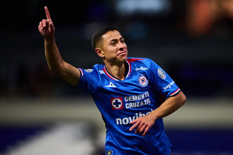 Andrés Montaño, jugador de Cruz Azul, en festejo de gol | MEXSPORT
