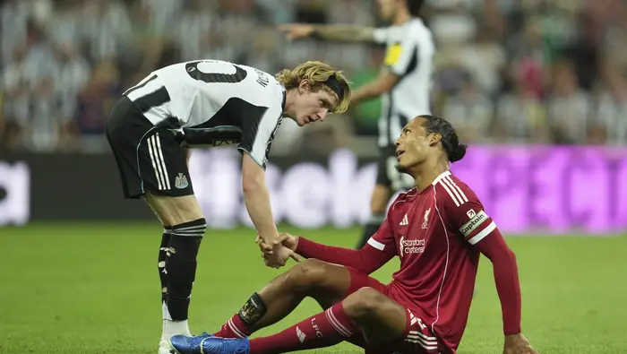 Anthony Gordon con Newcastle en la Premier League |AP