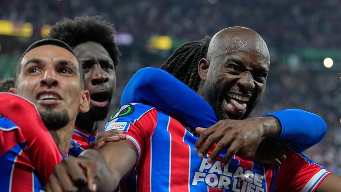 Jean-Philippe Mateta en celebración con Crystal Palace ante Rayo Vallecano en la Final de la Conference League | AP