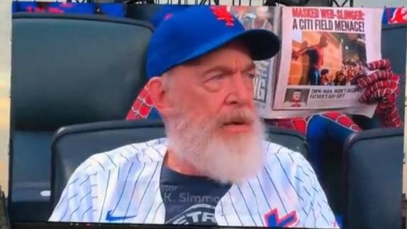 J.K. Simmons “se reencontró” con Spider-Man en un juego de MLB