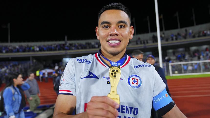 Carlos Rodríguez en celebración con Cruz Azul | MEXSPORT