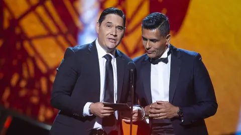 Moises Munoz y Oswaldo Sanchez durante la ceremonia de la Entrega de Balón de Oro de la Liga MX | MEXSPORT