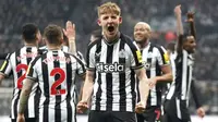 Anthony Gordon en celebración con Newcastle en la Premier League |AP